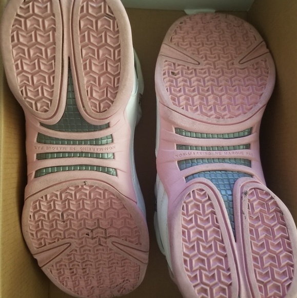 womens pink and white jordans